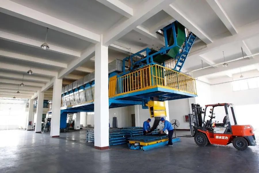 Fully automatic internal mixer centre